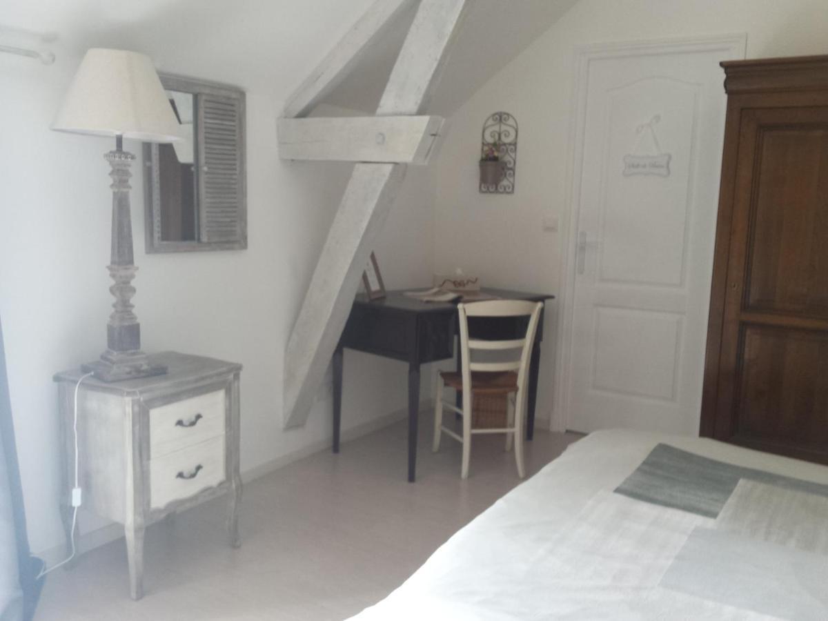 Chambres Des Rosiers Sennevieres Bagian luar foto