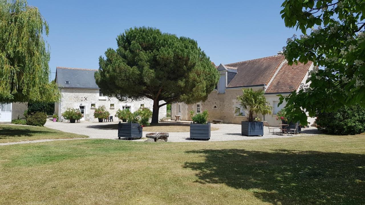 Chambres Des Rosiers Sennevieres Bagian luar foto